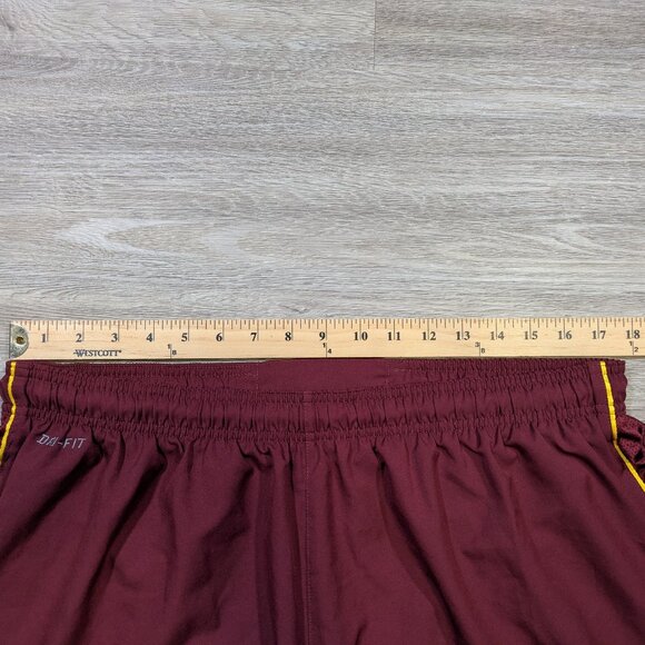 Nike Arsenal Mens XL 2010 2011 Red Football Soccer Shorts Lined Embroidered Logo - Picture 13 of 15